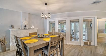Villa & Garden in Downtown Sarasota ~ Walkable to downtown, 5 Minutes to Beaches