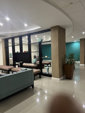 Lobby - Cozy Beachfront Apartment,
(Portmore)