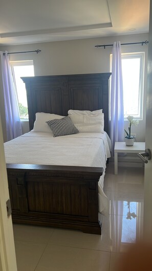 2 bedrooms, iron/ironing board, WiFi, bed sheets -  Cozy Beachfront Apartment,
 (Portmore)