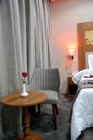 객실 내 금고, 암막 커튼, 무료 WiFi