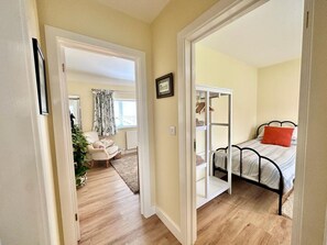 2 bedrooms, iron/ironing board, free WiFi, bed sheets - Pembroke Dock Hidden Gem - Pass the Keys (Pembroke Dock)