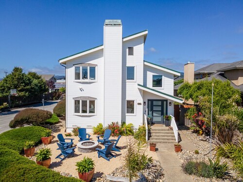 Luxury Beach House near Downtown Main Street Half Moon Bay