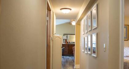 Cozy 3BR 1.5B Home in Marshfield Snow Removal Incl