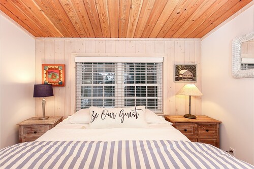 Modern farmhouse interior, carriage house, walk to Lake Leelanau & Lake Michigan