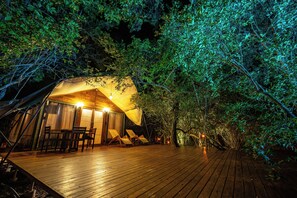 Caja de seguridad en la habitación y decoración personalizada