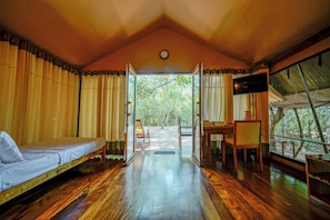 Superior Tent, Multiple Beds, Garden View
