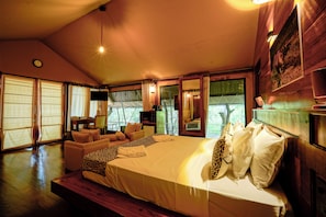 In-room safe, individually decorated, desk, soundproofing - Leopard Reach Yala by Seven Angels (Thissamaharama)
