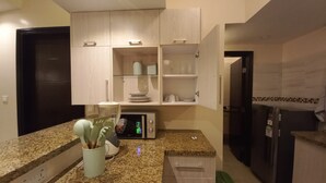 Deluxe Apartment | Private kitchen - Kilimani Spacious 1 Bedroom Apartments (Nairobi)