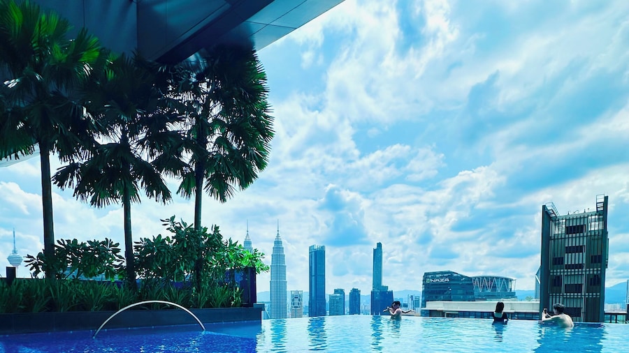 Eaton Residences KLCC by Luna