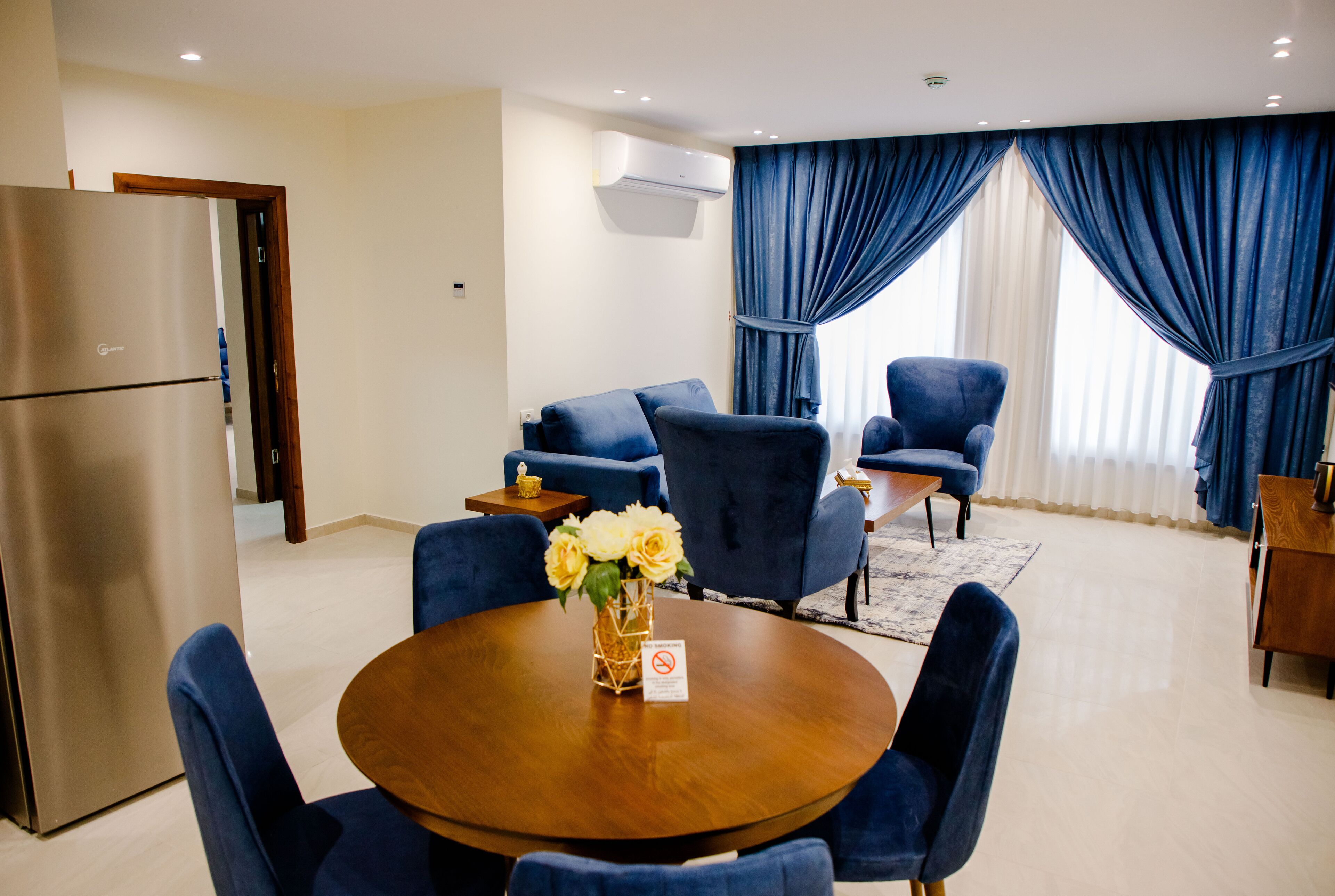 Deluxe Suite | Living area