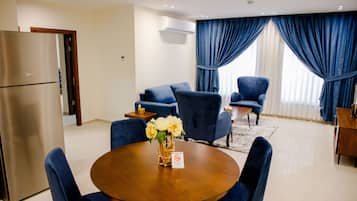 Deluxe Suite | Living area