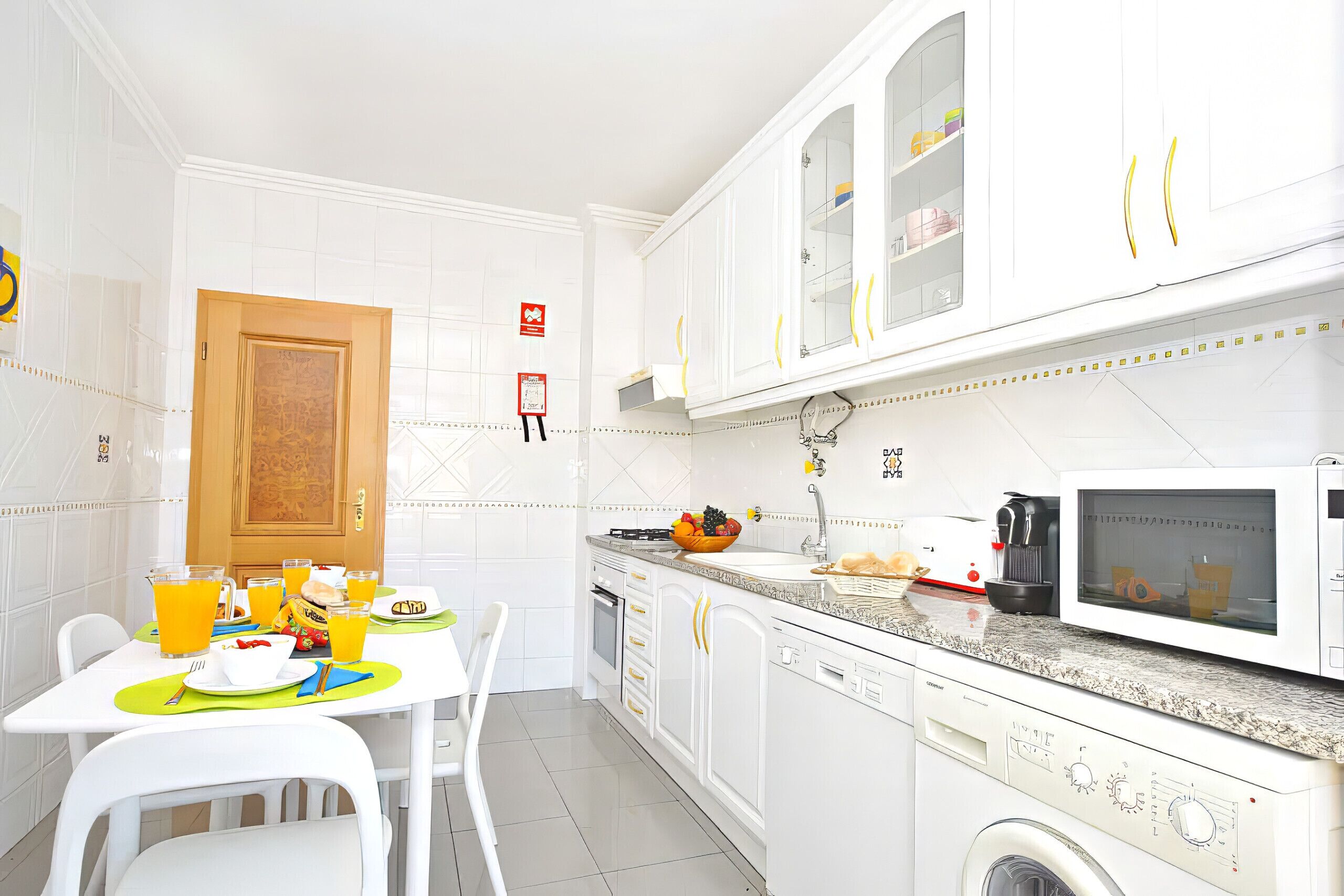 Refrigerador, microondas, horno, lavavajillas