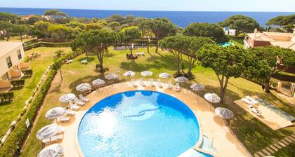 Cozy Apartment w/ Pool in Albufeira