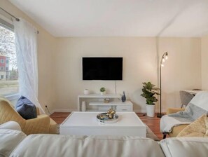 3 Schlafzimmer, Schreibtisch, Bügeleisen/Bügelbrett, kostenloses WLAN