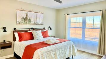 4 bedrooms, desk, iron/ironing board, travel cot