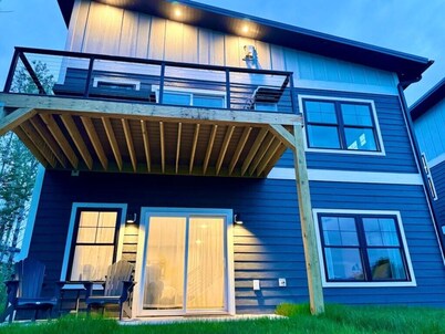 Stunning Sunrise Home | Waterfront |  Sauna | Views | Dogs | Trail Access
