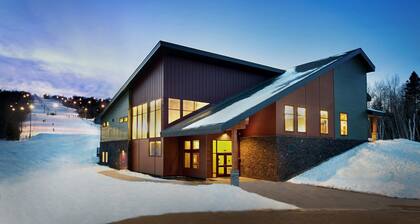 PREMIUM SUNRISE HOUSE • Waterfront Views • Sauna • 20% Off Bike Rentals+MTB Pass