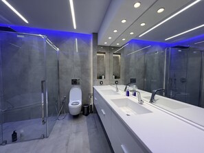 Regadera, amenidades de baño ecológicas, secadora de cabello, bidet