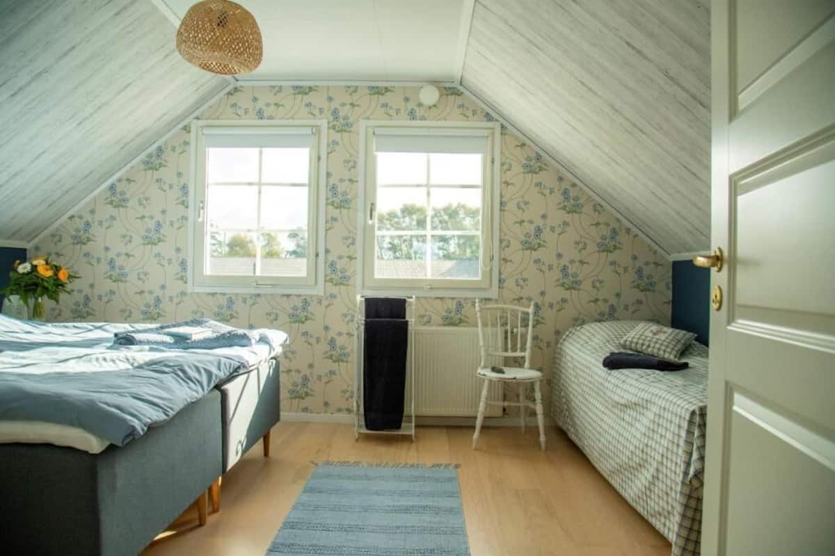 Chambre Triple Standard, salle de bains commune
