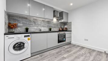 Studio | Eigene Küche | Kühlschrank, Mikrowelle, Ofen, Herdplatte