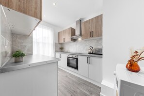 Studio | Private kitchen - Luxury Ensuite Room in Finsbury Pak London N19 (London)