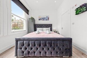 Free WiFi, bed sheets - Charming Ensuite Room in Finsbury Park London N19 (London)