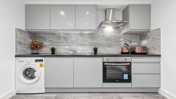 Studio | Eigene Küche | Kühlschrank, Mikrowelle, Ofen, Herdplatte