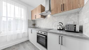 Studio | Eigene Küche | Kühlschrank, Mikrowelle, Ofen, Herdplatte