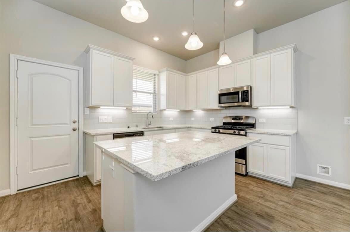 Modern Townhome with beautiful walking trail