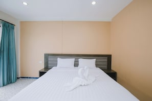 In-room safe, desk, laptop workspace, soundproofing