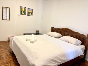4 chambres, fer et planche à repasser, Wi-Fi, draps fournis