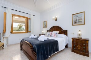 6 bedrooms, travel cot, free WiFi, bed sheets - YourHouse Sa Garrriga Finca Darder (Ariany)