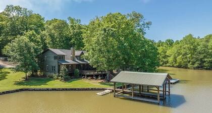 Lake Martin, AL
43 min to Auburn University & Jordan-Hare Stadium