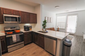 Private kitchen - The Frisco Oasis (Frisco)