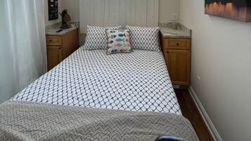 2 habitaciones, tabla de planchar con plancha, wifi y ropa de cama