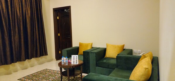 Caixa forta a l'habitació, wifi gratuïta i roba de llit 