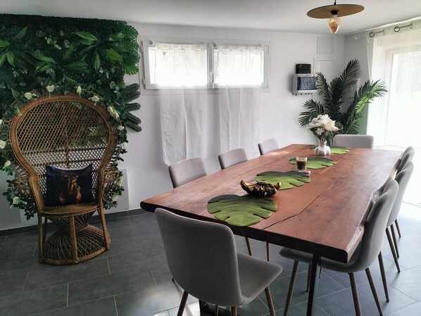 Dining room - Ile des Plaisirs (Graulhet)