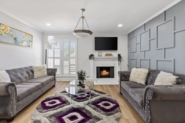 TV - 5 Star Stay*Gated Community*Fast Wifi (Dallas)