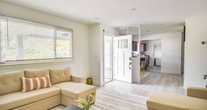 Pet-Friendly Norfolk Retreat ~ 7 Mi to Beach!