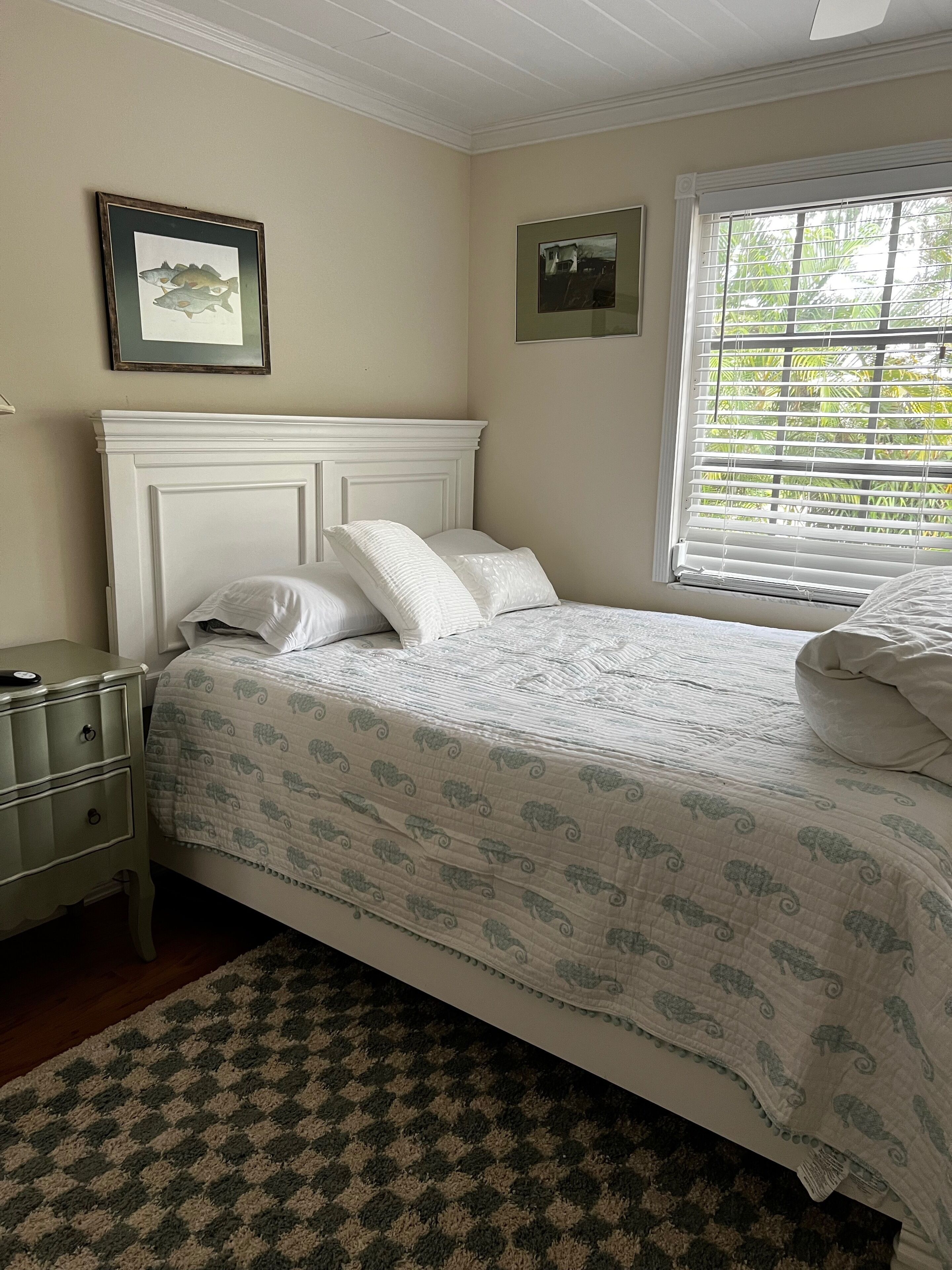 3 bedrooms, in-room safe, desk, free WiFi