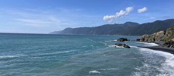 Cozy House in Shelter Cove