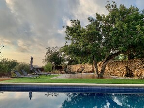Seasonal outdoor pool - Noches de Calig (Calig)