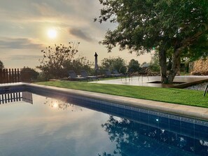 Piscine extérieure (ouverte en saison)