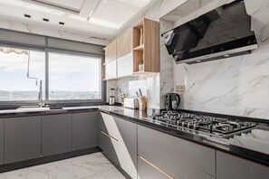 Microwave, oven, stovetop - Appartement Haut Standing Tanger (Tangier)