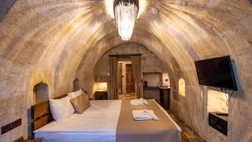 Chambre Deluxe, 1 trÚs grand lit, cÎté cour intérieure | Draps en coton égyptien, literie de qualité supérieure