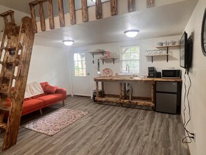 Interior - Cozy little cabin for two or you can bring the whole crew (Williamsville)