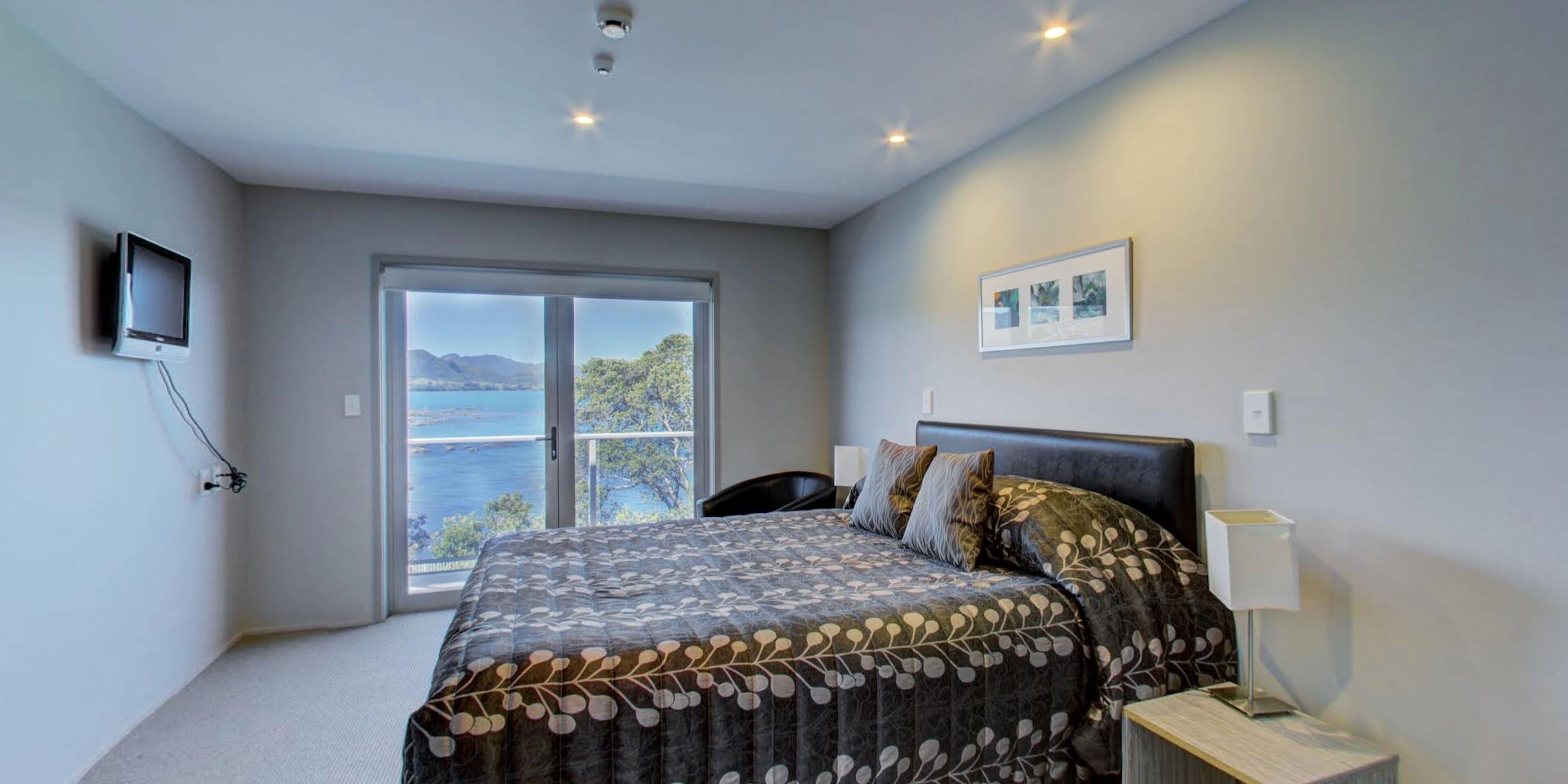 Appartamento Luxury, 2 camere da letto | Con arredamento individuale, tende oscuranti, ferro/asse da stiro