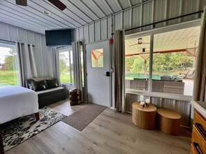 1 habitación, tabla de planchar con plancha y acceso a internet 