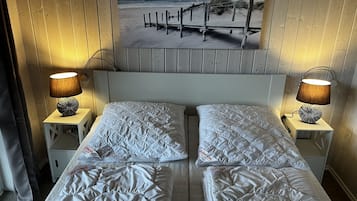 6 bedrooms, iron/ironing board, travel crib, free WiFi