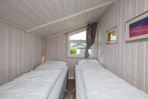 6 bedrooms, iron/ironing board, travel crib, free WiFi - Baltic View - Komfortables, Sehr Strandnahes Ferienhaus mit Whirlpool und Sauna (Brodersby)